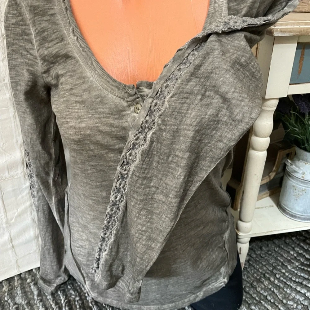 Free People Ribbon & Lace Sleeve Henley Green L NWT!